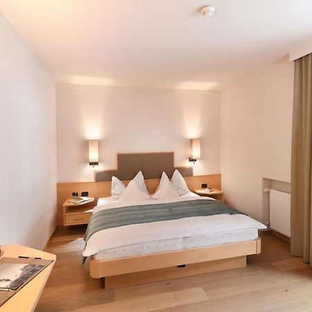 Hotel Das Stachelburg Parcines Extérieur photo