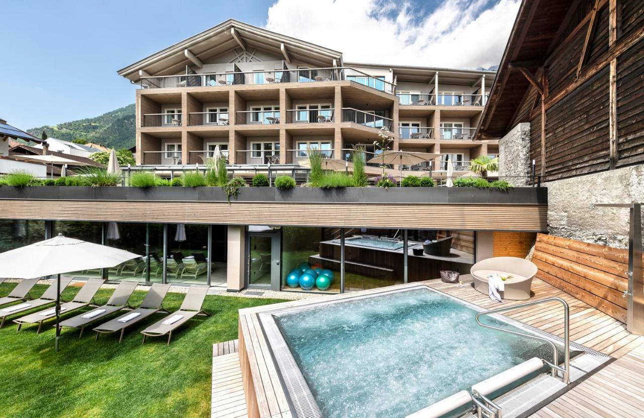 Hotel Das Stachelburg Parcines Extérieur photo